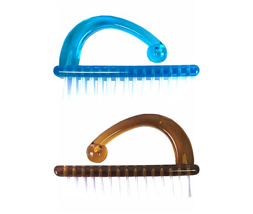 MAS CEPILLO UÑAS PLASTICO